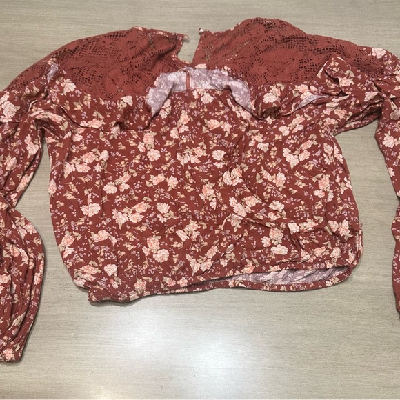 American Eagle Outfitters Tops - American Eagle Floral Long Sleeve Shirt. Size Small